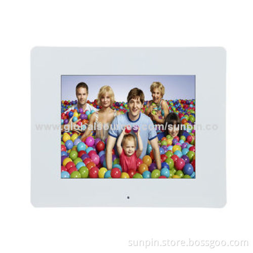 Multifunction Digital Photo Frame with 1,024 x 600 Resolution